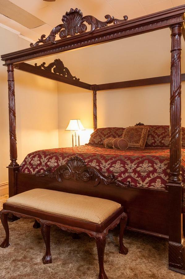 The Historic Wolf Hotel Ellinwood 외부 사진